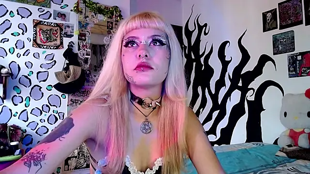 Snapshot of MistressMariam_ chatting on September 19, 2025, 8:57 pm MistressMariam online show from September 19, 2025, 8:57 pm