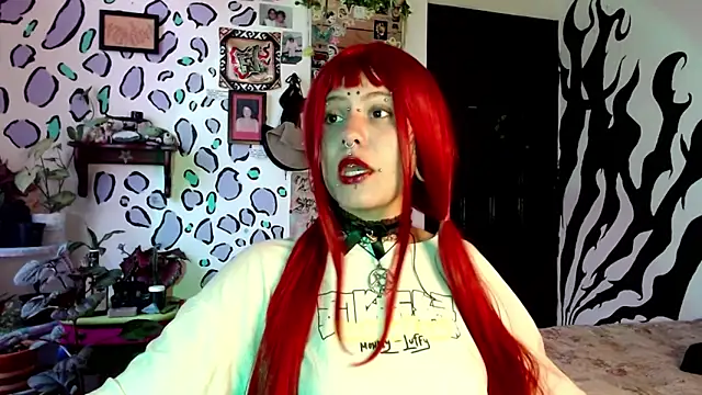 Snapshot of MistressMariam_ chatting on October 5, 2025, 10:11 pm MistressMariam online show from October 5, 2025, 10:11 pm