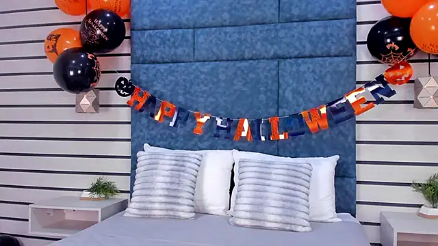 NatyLeone online show from October 15, 2025, 8:17 pm