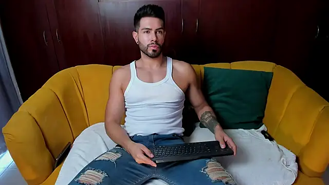 ZarekFox online show from October 4, 2025, 2:07 pm