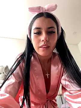 Victoria alson online show from November 3, 2025, 2:53 pm