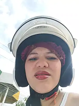 Snapshot of SirenRouge_69 chatting on February 6, 2026, 7:32 pm SirenRouge 69 online show from February 6, 2026, 7:32 pm