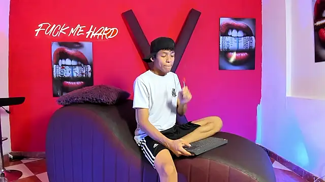 BEAUTY BOYS1 online show from March 9, 2026, 7:06 pm