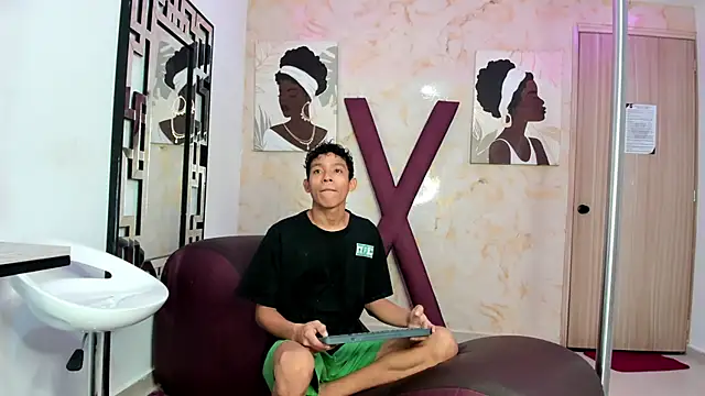 BEAUTY BOYS1 online show from March 19, 2026, 1:22 pm