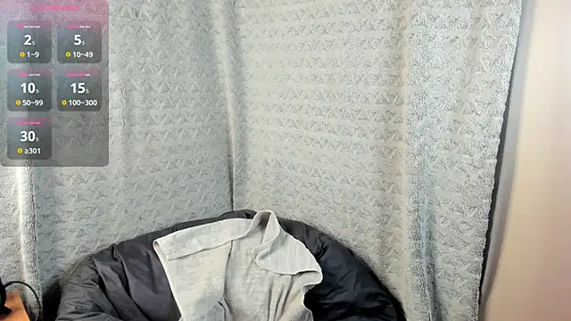 MiaLores online show from December 23, 2025, 8:24 am