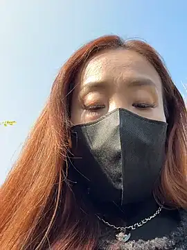 xiaoliansweet online show from November 16, 2025, 3:33 am