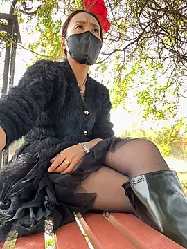 xiaoliansweet online show from November 12, 2025, 3:21 am