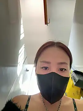 xiaoliansweet online show from November 11, 2025, 1:44 am