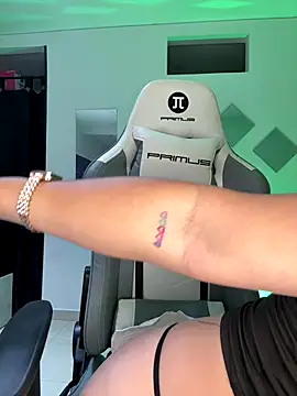 Bella-kim- online show from September 25, 2025, 8:04 pm