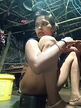 Snapshot of cute_diya_12 chatting on December 16, 2025, 2:43 pm cute diya 12 online show from December 16, 2025, 2:43 pm