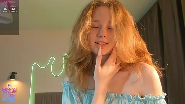 Snapshot of BreezeJam chatting on October 14, 2025, 12:17 pm BreezeJam online show from October 14, 2025, 12:17 pm