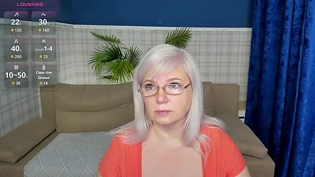 Hella Fabel online show from December 18, 2025, 1:11 am