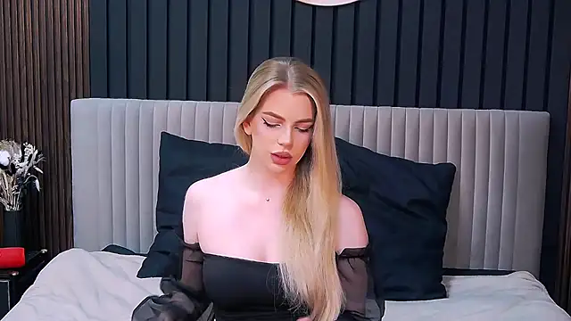 Snapshot of MilanaCeleste chatting on November 24, 2025, 1:05 am MilanaCeleste online show from November 24, 2025, 1:05 am