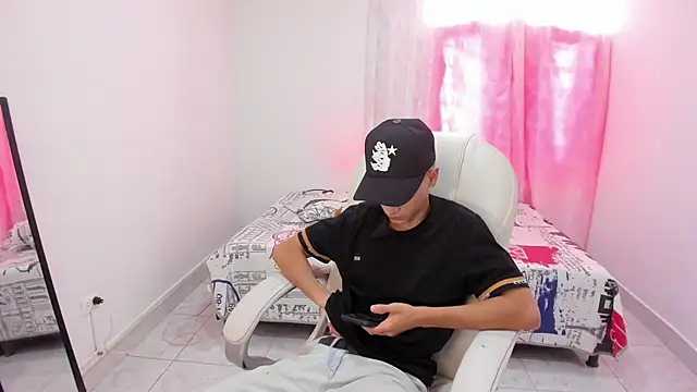 Aron Boyy online show from September 23, 2025, 7:43 pm