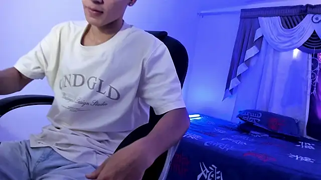 Aron Boyy online show from October 3, 2025, 7:48 pm