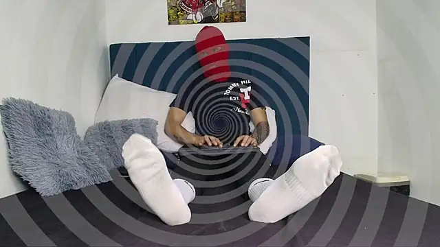 Warmteam777 online show from November 16, 2025, 3:39 pm