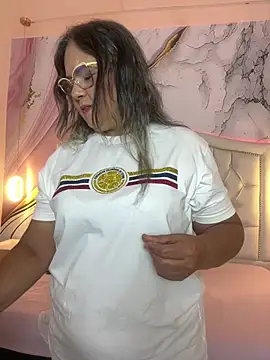 Lucy Milf 474 online show from June 18, 2026, 12:32 pm