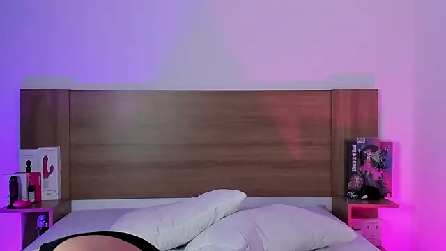 Akatsumi  online show from February 23, 2026, 2:57 am