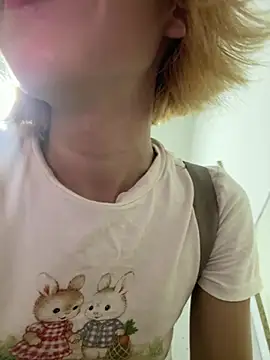 SweetBunnyGF online show from June 19, 2026, 12:16 am