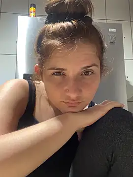 Bininhas2 online show from October 17, 2025, 6:50 am