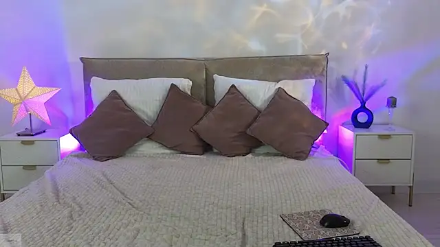 Jules night online show from December 4, 2025, 9:14 pm