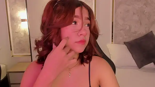 doll eyees  online show from September 27, 2025, 2:28 am