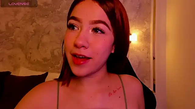 doll eyees  online show from September 11, 2025, 2:44 am