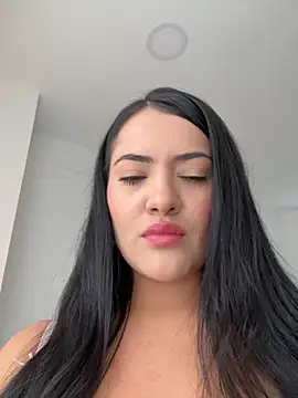 Lu090  online show from September 12, 2025, 3:12 pm