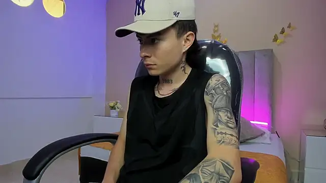 Snapshot of Nascary_Fox chatting on February 25, 2026, 7:14 pm Nascary Fox online show from February 25, 2026, 7:14 pm