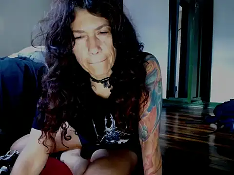 Snapshot of fenix_colette chatting on April 22, 2026, 11:50 am fenix colette online show from April 22, 2026, 11:50 am