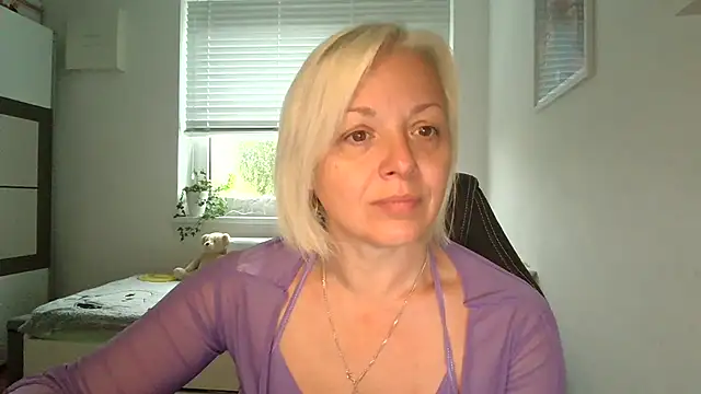 Linsy Kim online show from October 2, 2025, 5:44 am