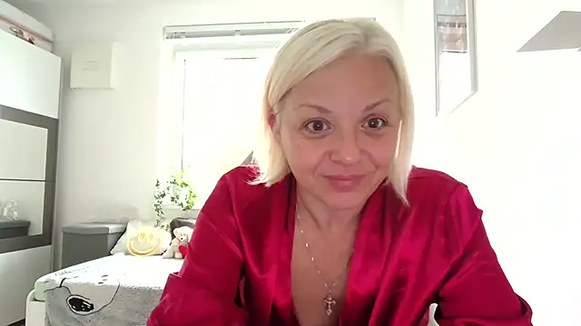 Linsy Kim online show from September 14, 2025, 7:42 am