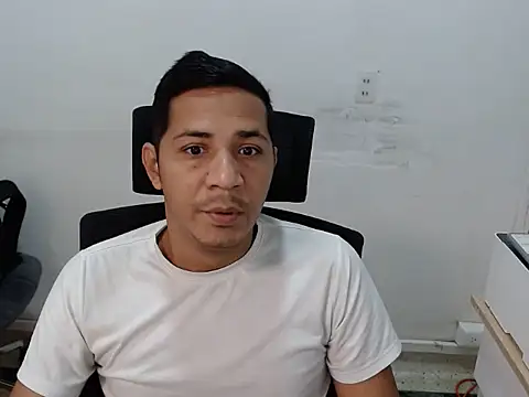 Snapshot of JoaoSalgado chatting on October 11, 2025, 2:07 pm JoaoSalgado online show from October 11, 2025, 2:07 pm