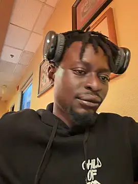 Snapshot of Vikehim chatting on November 11, 2025, 7:25 am Vikehim online show from November 11, 2025, 7:25 am