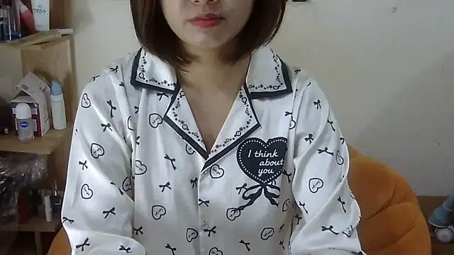 anna-sweet69 online show from November 4, 2025, 2:26 am