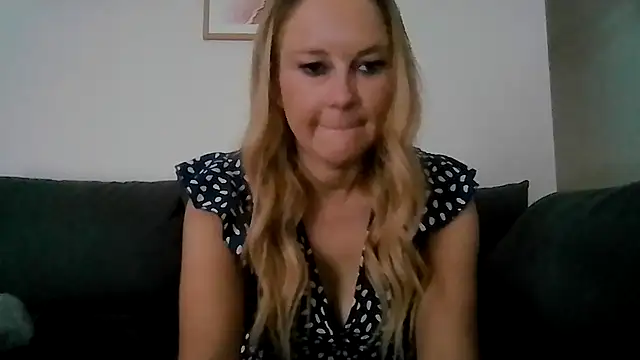 Snapshot of imyourgoodgirl69 chatting on September 21, 2025, 5:34 am imyourgoodgirl69 online show from September 21, 2025, 5:34 am