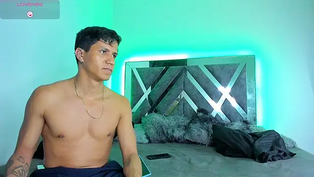 Snapshot of Robertmiller21 chatting on February 14, 2026, 12:55 am Robertmiller21 online show from February 14, 2026, 12:55 am