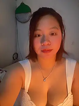 maianhcute online show from November 3, 2025, 8:40 am