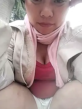 venu00 online show from February 15, 2026, 6:25 am