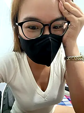 Zyzy009 online show from October 10, 2025, 3:13 pm