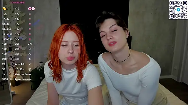 Adeline Perle online show from September 28, 2025, 12:39 am