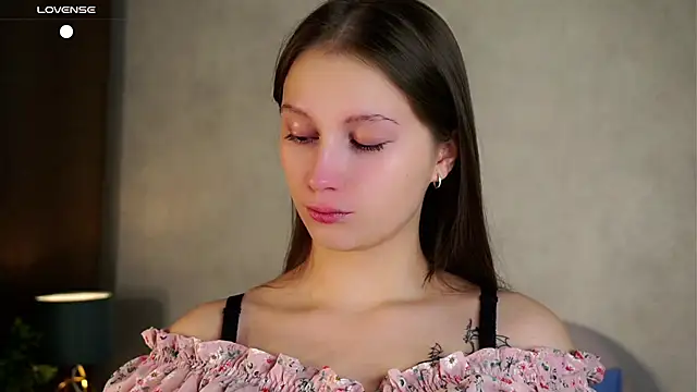 MelaniSeiver online show from November 18, 2025, 1:10 am