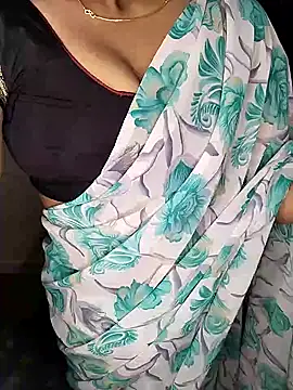 Snapshot of Savita2310 chatting on November 22, 2025, 5:56 pm Savita2310 online show from November 22, 2025, 5:56 pm