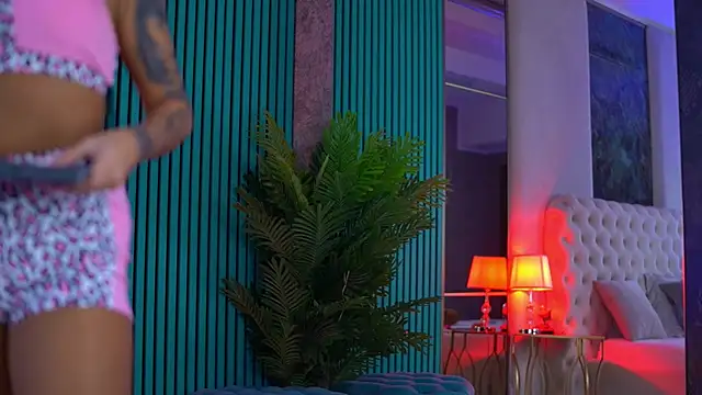 ArabellaPosh online show from December 3, 2025, 6:03 am