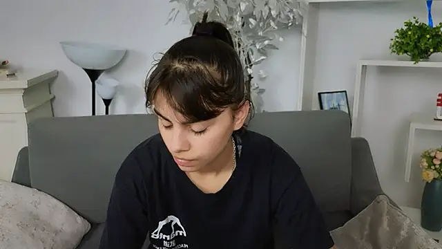 Snapshot of Cocoa_Sins chatting on October 17, 2025, 6:17 am Cocoa Sins online show from October 17, 2025, 6:17 am