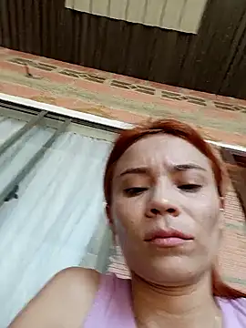 dulcelatin21 online show from September 22, 2025, 3:07 pm