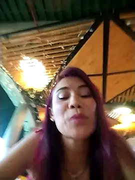 dulcelatin21 online show from November 16, 2025, 9:19 pm