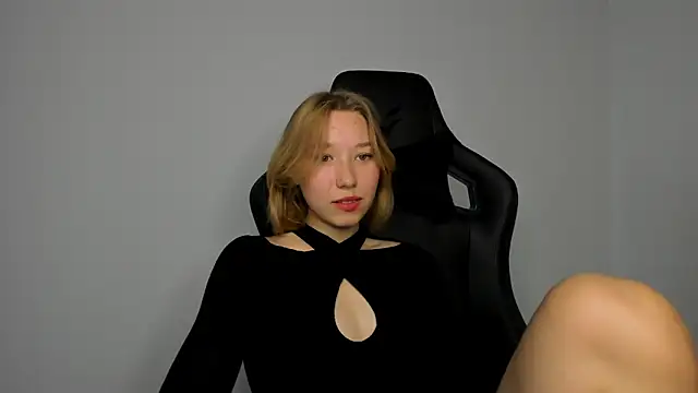 Agatha May online show from October 10, 2025, 11:22 am