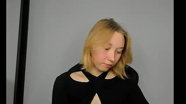 Agatha May online show from October 14, 2025, 11:11 am