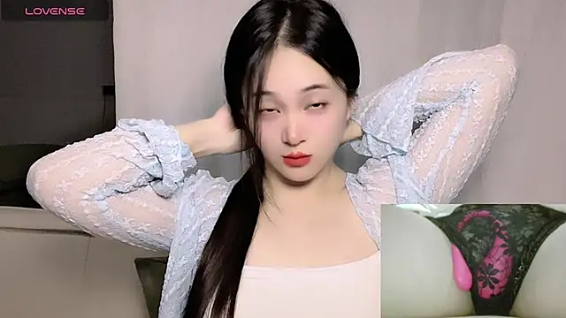 woaiqinqin online show from November 15, 2025, 3:49 pm